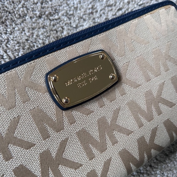 🔴FREE With 75$+ Purchase!!! Michael Kors Clutch Wallet - Picture 12 of 14